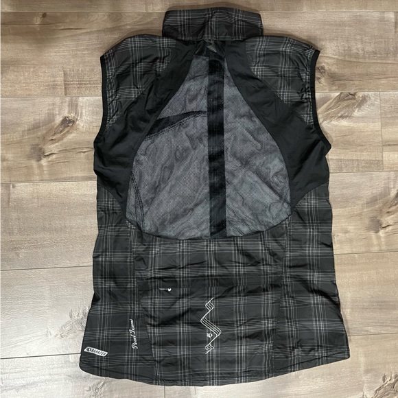 Pearl Izumi Women’s Packable Zip Vest - Picture 8 of 13